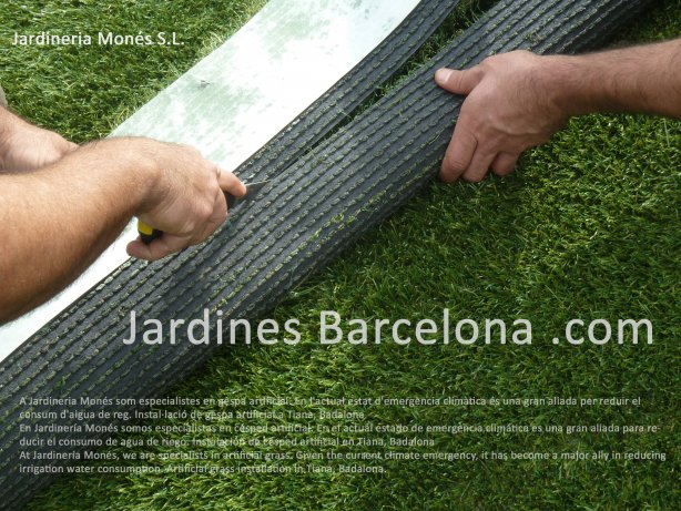 A Jardineria Mon�s som especialistes en gespa artificial. En l'actual estat d'emerg�ncia clim�tica �s una gran aliada per reduir el consum d'aigua de reg. Instal�laci� de gespa artificial a Tiana, Badalona