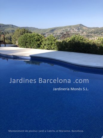 Mantenimiento de piscina y jard�n en Cabrils, el Maresme, Barcelona. En Jardiner�a Mon�s nos dedicamos a la jardiner�a integral. Dise�o, ejecuci�n y mantenimiento de todo tipo d'espacio exterior: terrazas, jardines y patios.