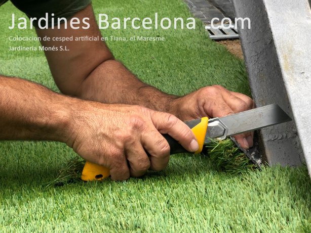 A jardineria Mons installem gespa artificial a jardins, patis i terrasses. Collocaci de gespa artificial a Sant Just Desvern, EL Baix Llobregat, Barcelona