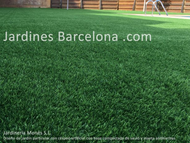 A Jardineria Mon�s instal�lem tot tipus de gespa artificial segons l'�s que s'en desitgi. Projecte, pressupost i instal�laci� a Barcelona, Maresme, Baix Llobregat i Vall�s